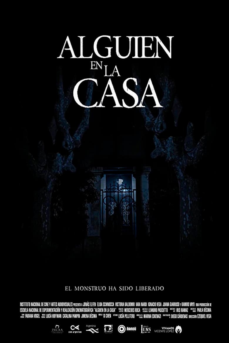 Alguien en la Casa poster