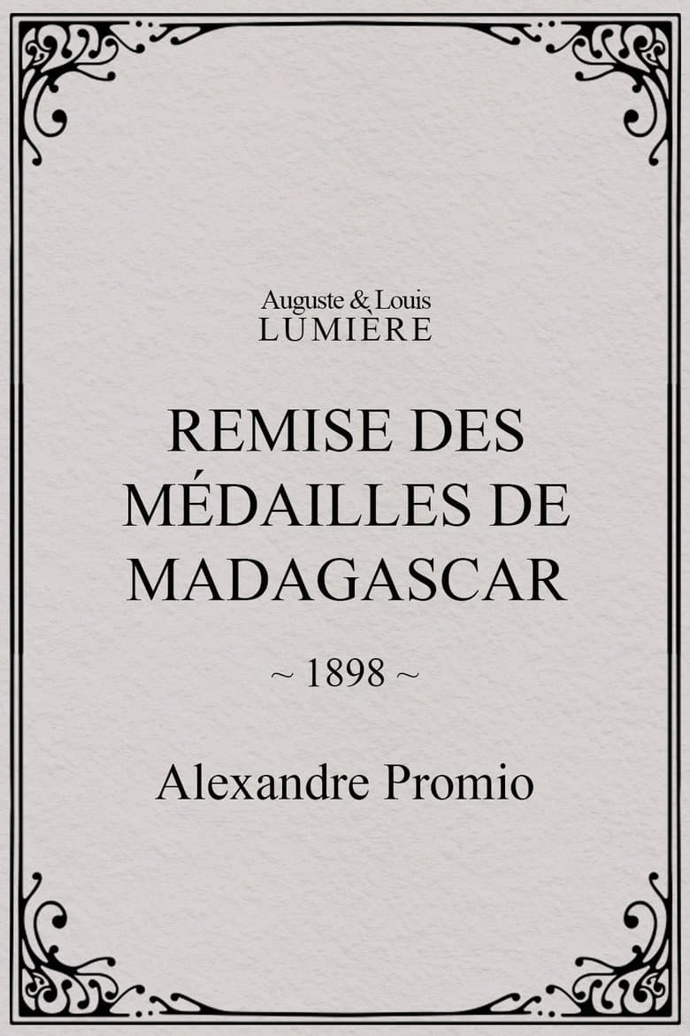 Remise des médailles de Madagascar poster