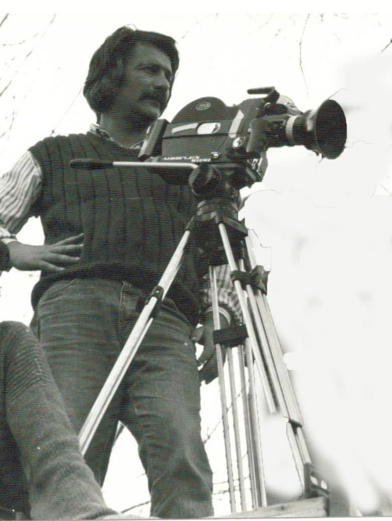 Miguel Mirra, un artesano poster